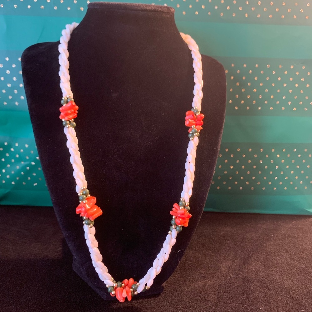 Beaded necklace